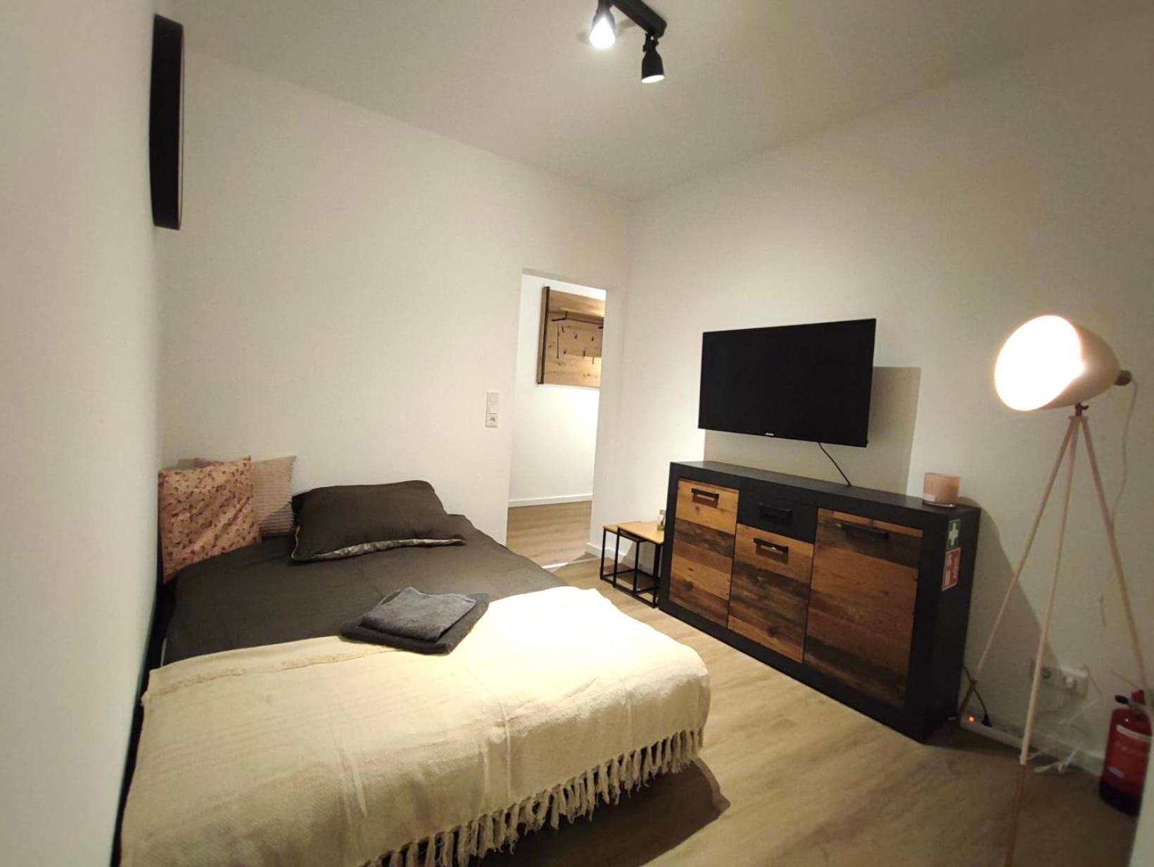 شقة Rtr Essen - Fuer Bis Zu 8 Personen - Voll Ausgestattet - Zentral Limbecker Platz - Messe - Uniklinikum - Smart Tv - Modern المظهر الخارجي الصورة